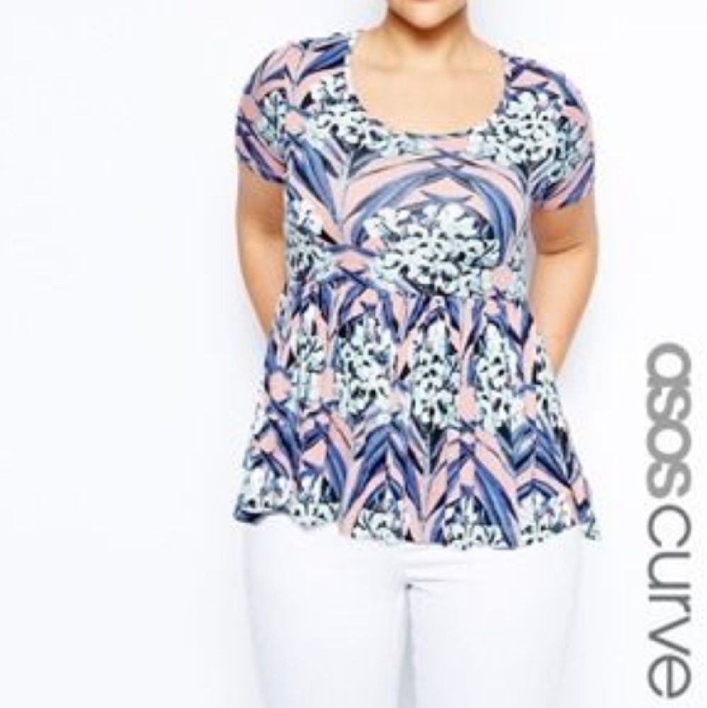🌸ASOS CURVE- size 24 Peblum Top Floral Print